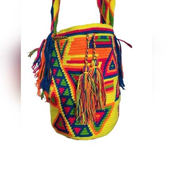 Wayuu Mochila 100% Handmade Bucket Crossbody - Picture 6 of 12